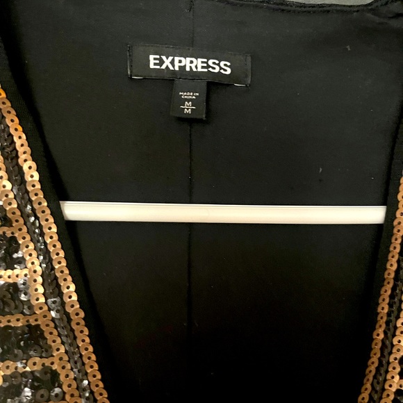 It is a super comfortable dress and in perfect condition.  only use it once - Picture 3 of 3